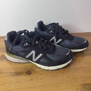 New Balance 990v4 Made in USA Navy 2016 Blue Suede and Gray Sneakers, size 6.5